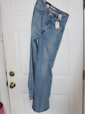 Levis ribcage Bell jeans new with tags size 31